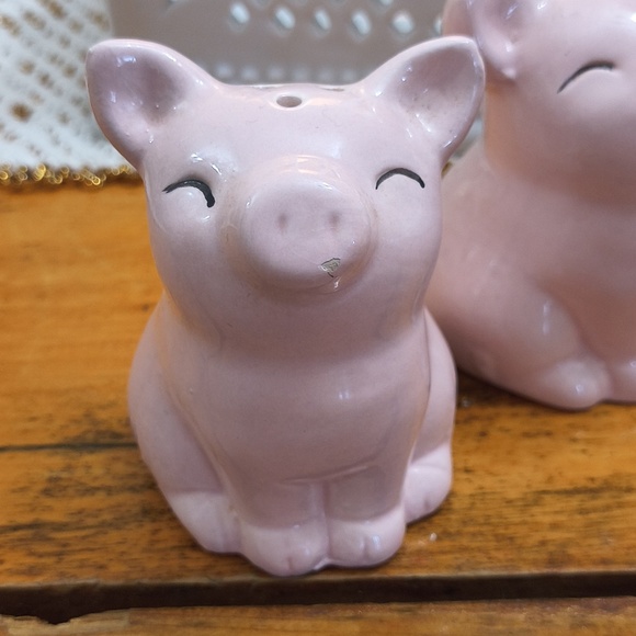 Vintage Charming Pink Pig Salt and Pepper Shakers Cottagecore Farm - Picture 4 of 8
